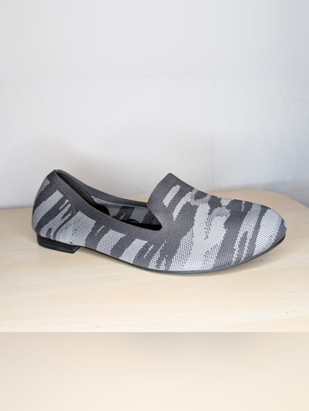Torrid Gray Camo Stretch Knit Loafer Size 10 Women's